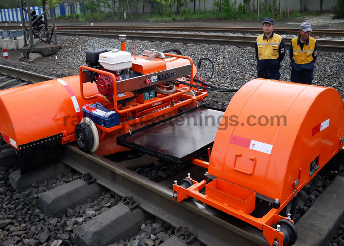 Shoulder Ballast Cleaner