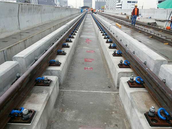 installation of rail fastenings