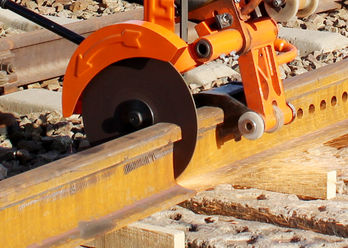 RAIL CUTTING MACHINE