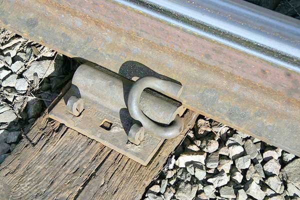 elastic rail clip in fastening system