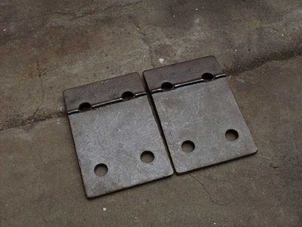 features of rail tie plates